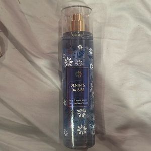Bath and body Works, denim and daisies